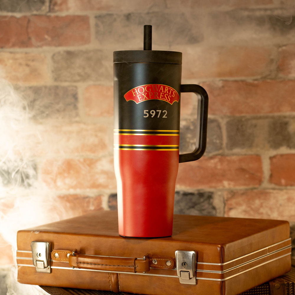 f7f7f1fff58b-HP2241HEXP-lifestyle-05